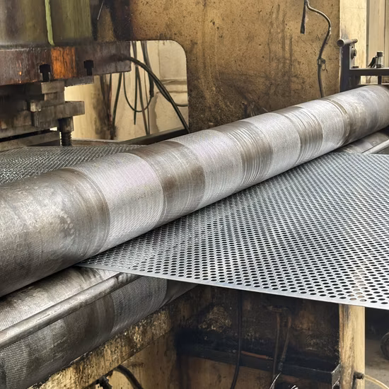 Yishang 뜨거운 판매 철강 옷 랙 휴대용 옷 걸이 스탠드 디스플레이 선반 금속 옷 랙